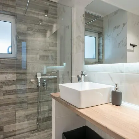 Petralona Stylish Penthouse *
