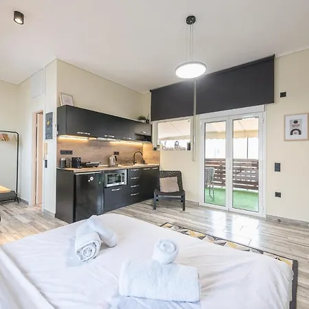 Petralona Stylish Penthouse Apartment *