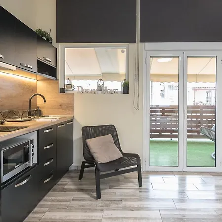 Petralona Stylish Penthouse Athens
