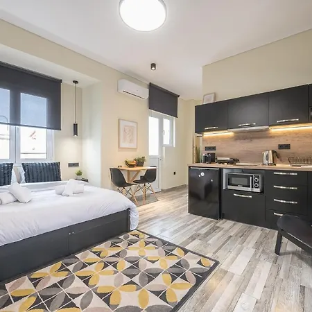 Apartment Petralona Stylish Penthouse *