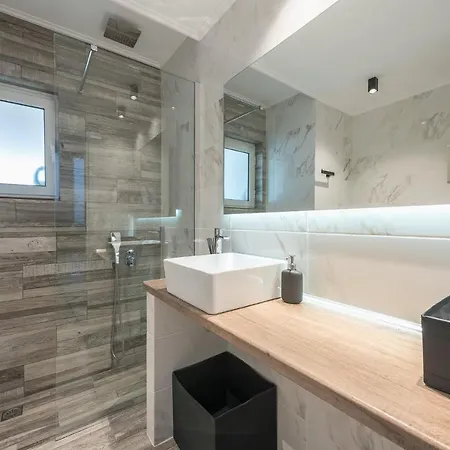 Apartment Petralona Stylish Penthouse *