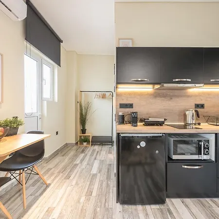 Petralona Stylish Penthouse *